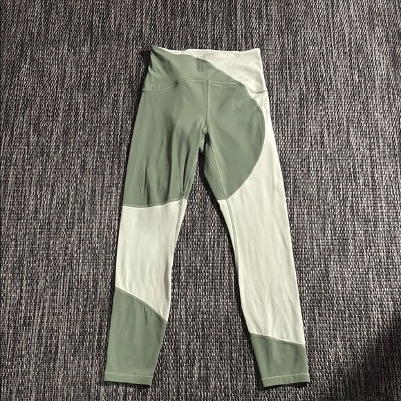 Lululemon Nulu Colour Block High-Rise Tight 24” - Picture 1 of 8
